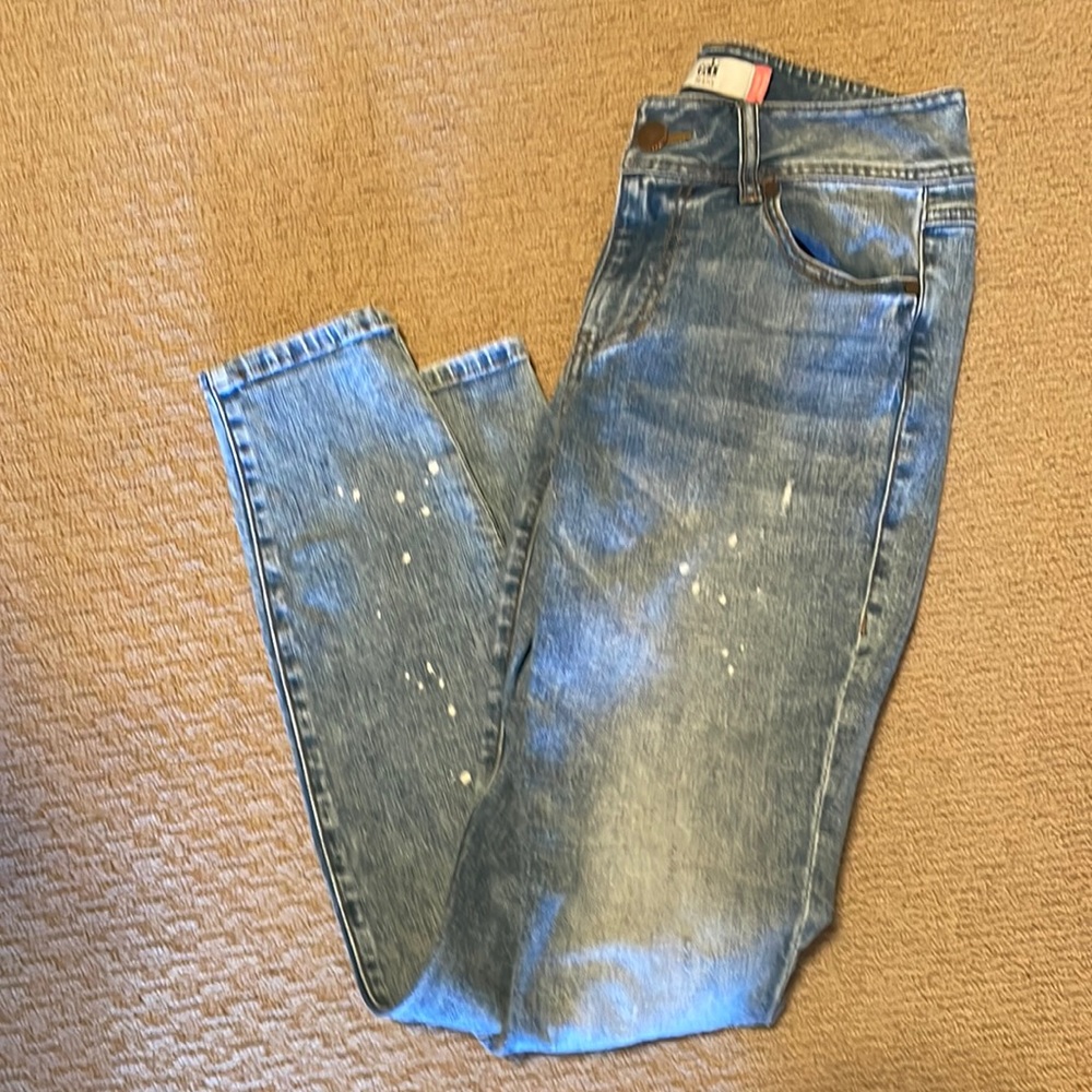Cabi Cinch Skinny Distressed Jeans size 4